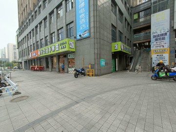 2210泰富世界城主街旺铺出租有天燃气可餐饮也可整体转让可增加至150平米