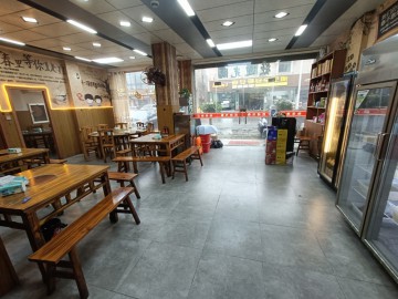 2358凤凰花苑北区主街餐饮店转让