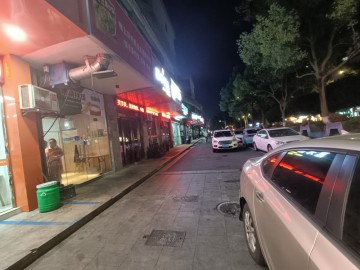 2394景宜路小区门口临街餐饮店2万甩店急转让